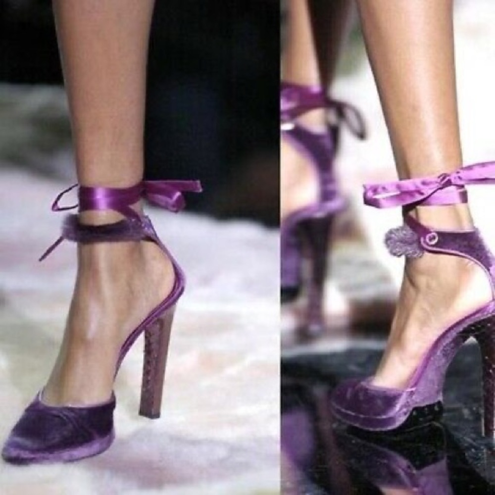 COPY - Gucci By Tom Ford velvet and mink heel